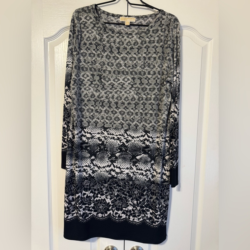 Elegant Black and White Patterned Dress
